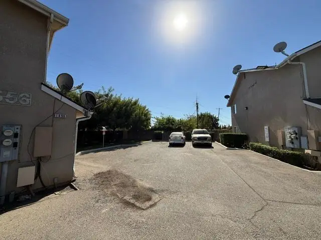 1652 N 6th Street, Fresno, CA 93703 - #2