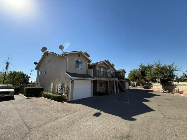 1652 N 6th Street, Fresno, CA 93703 - #3