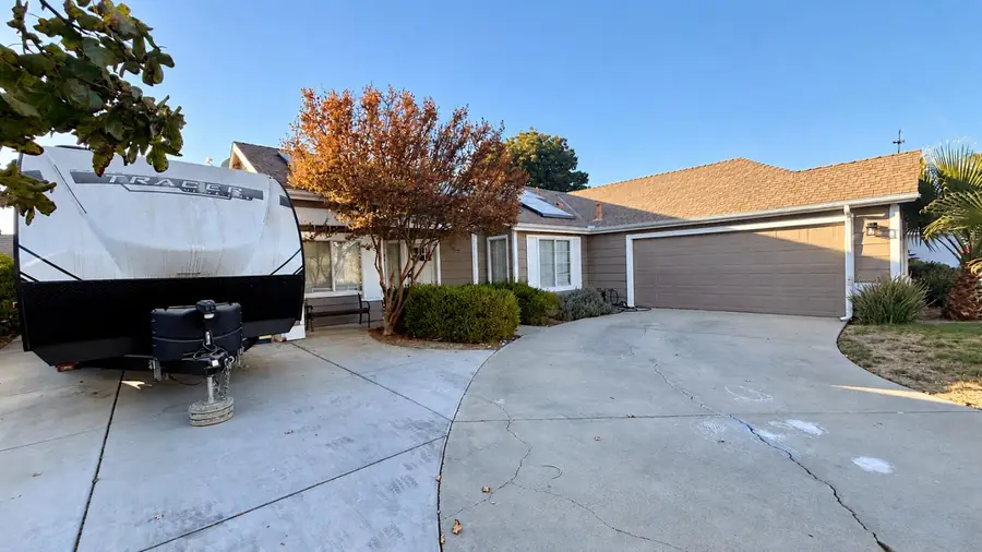 3166 Holly Court, Hanford, CA 93230 - #3