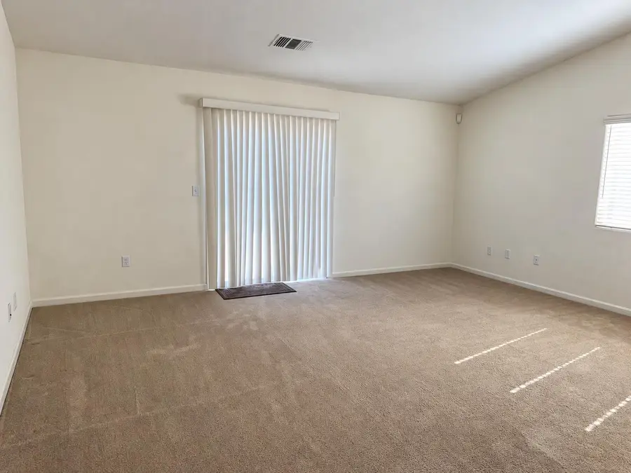 6708 W Acacia Avenue W, Fresno, CA 93723 - #3