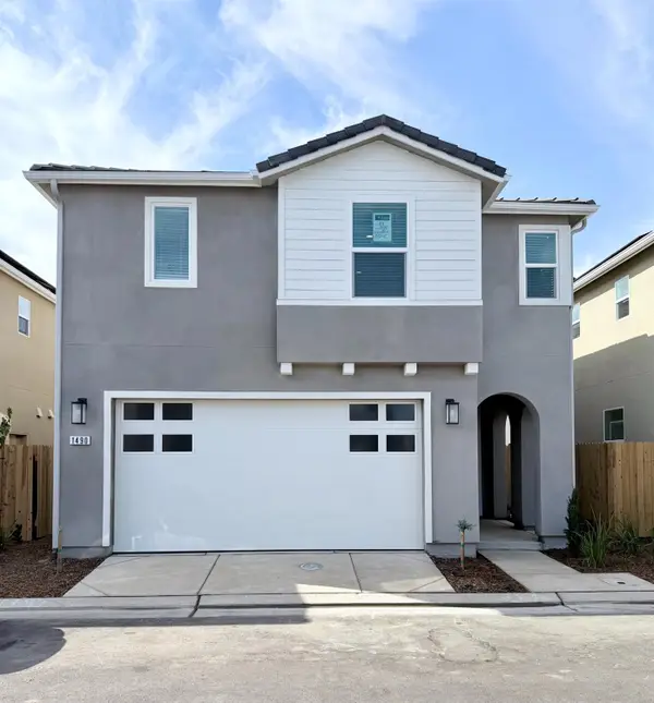 1490 Woodhill Lane, Clovis, CA 93619