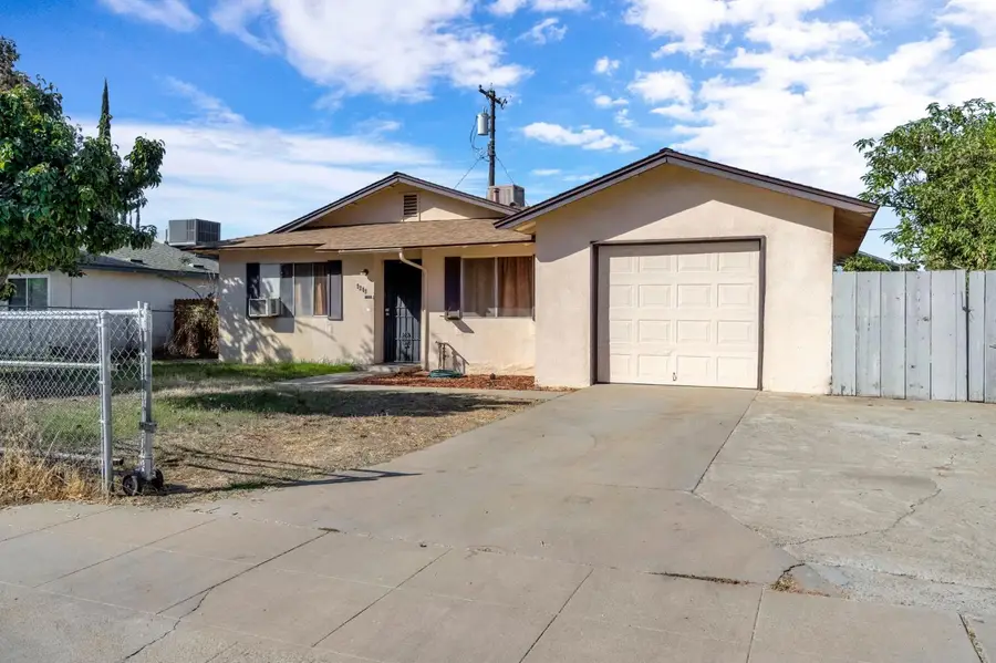 3343 N Purdue Avenue, Fresno, CA 93727 - #2