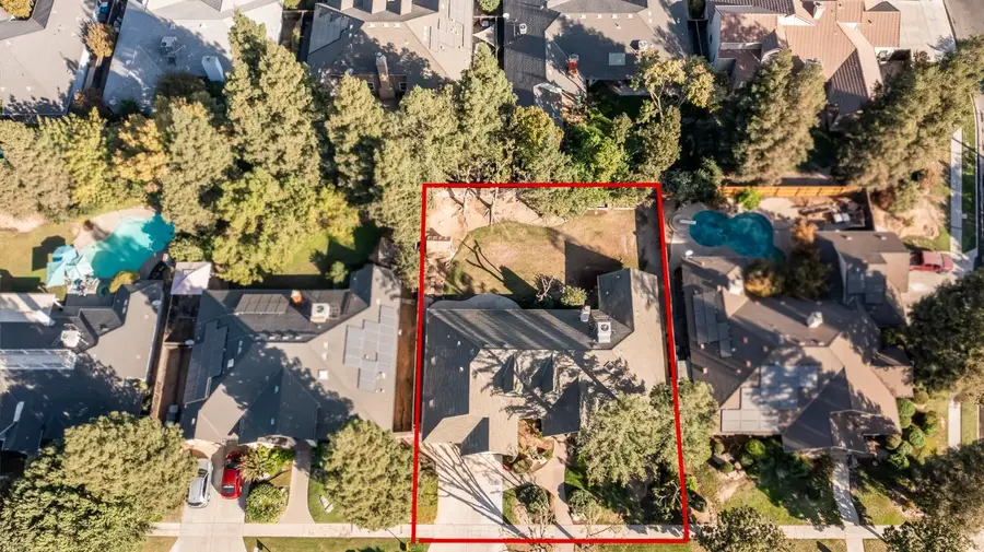 1438 E Cromwell Avenue, Fresno, CA 93720 - #2