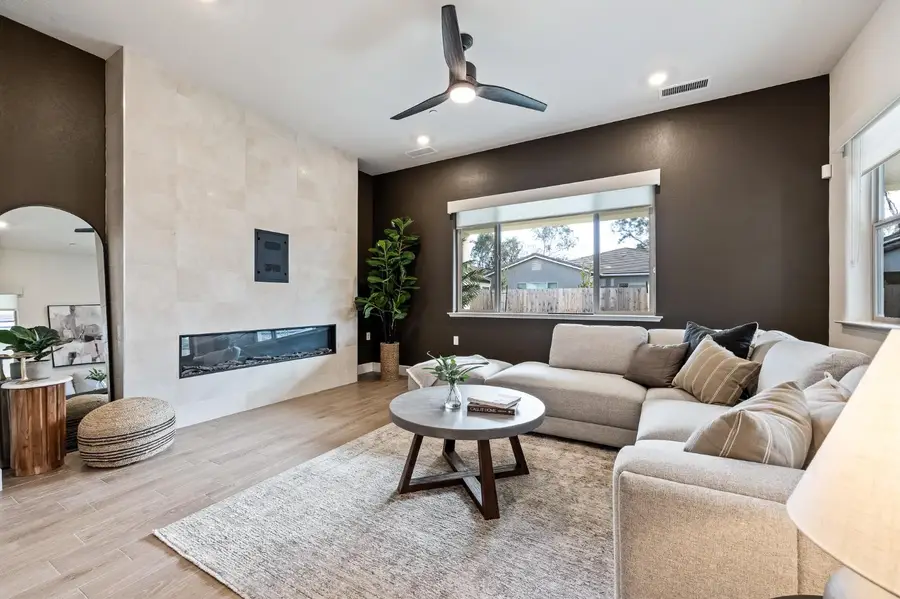 2946 Trenton Avenue, Clovis, CA 93619 - #3