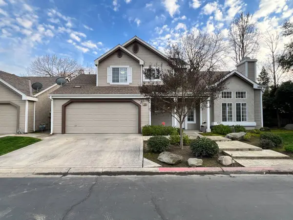 10756 N Windham Bay Circle, Fresno, CA 93730