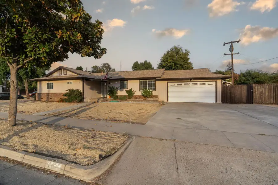 4546 N West Avenue, Fresno, CA 93705 - #3