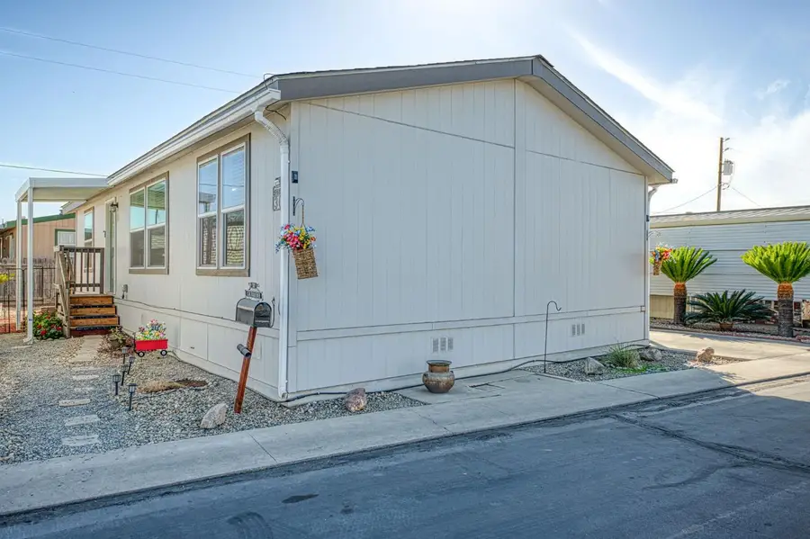 1551 6th Avenue Drive #30, Kingsburg, CA 93631 - #2