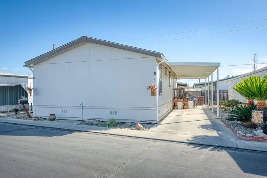 1551 6th Avenue Drive #30, Kingsburg, CA 93631 - #3