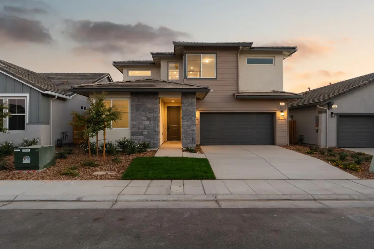 960 Ponderosa Way W, Madera, CA 93636 - #1