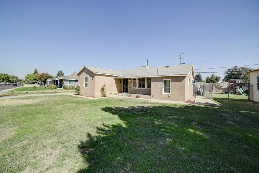 1812 Kenmore Drive W, Fresno, CA 93703 - #3
