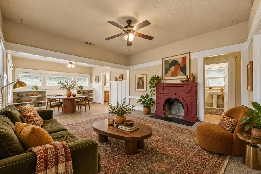 2027 N Van Ness Boulevard, Fresno, CA 93704 - #2