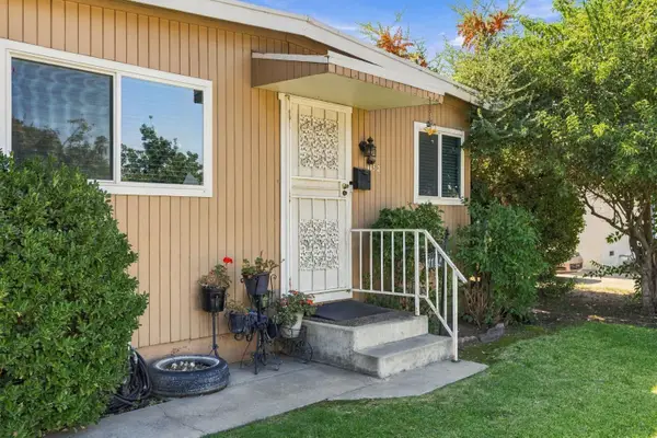 1152 E Kaviland Avenue, Fresno, CA 93706