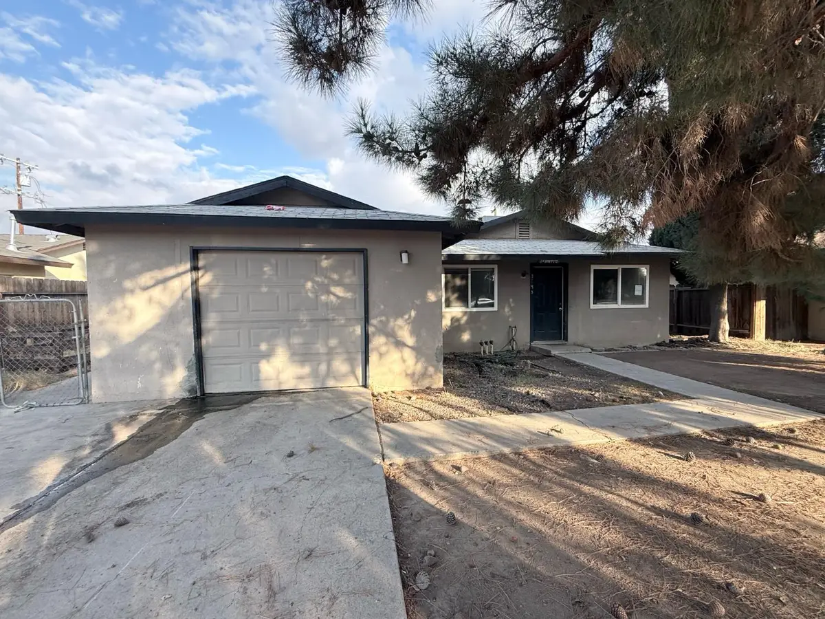 3348 N Purdue Avenue, Fresno, CA 93727 - #1