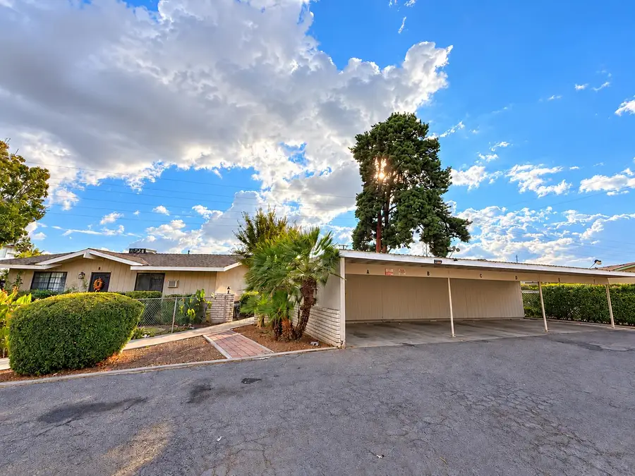 343 N Manila Avenue, Fresno, CA 93727 - #2