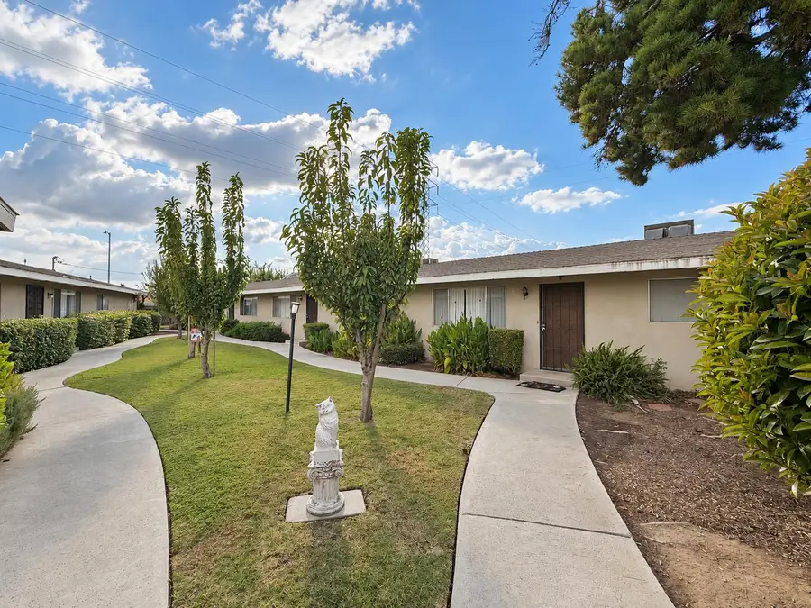 343 N Manila Avenue, Fresno, CA 93727 - #3