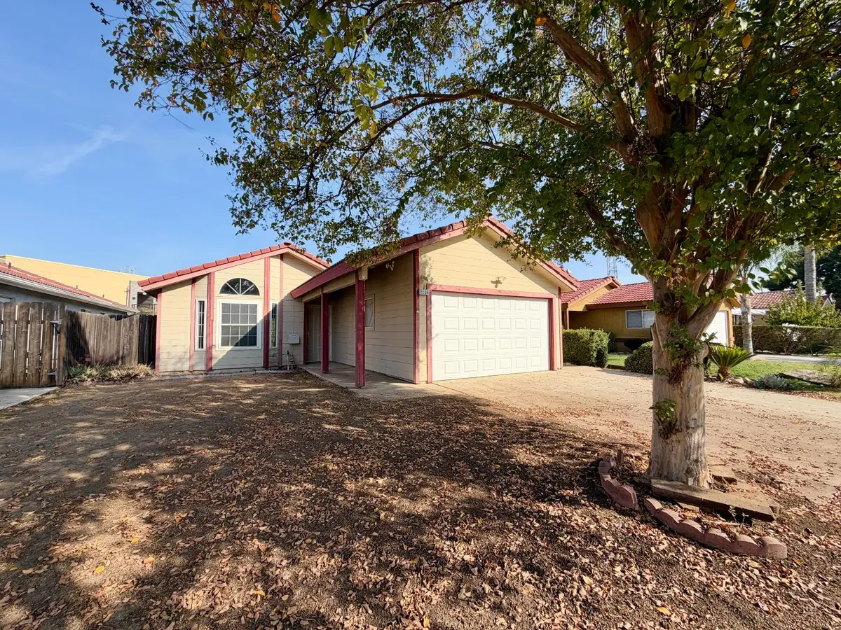 5556 W Ellery Avenue, Fresno, CA 93722 - #1