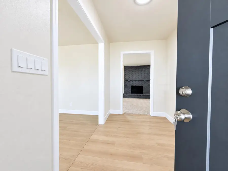 17382 Crescent Drive, Madera, CA 93638 - #2
