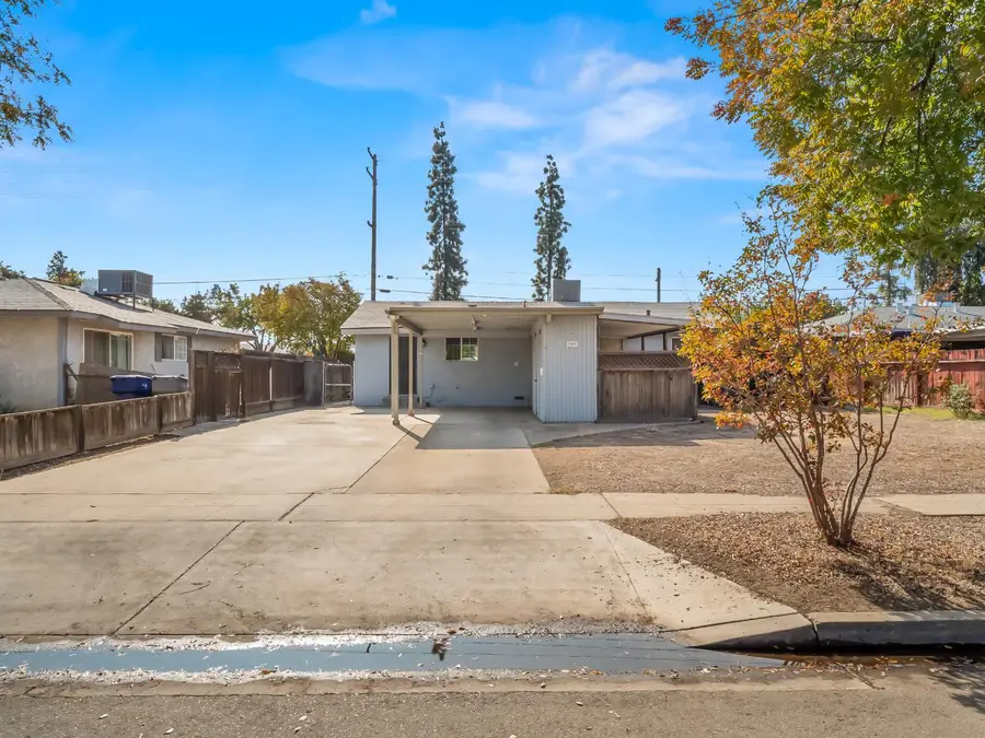 909 W Swift Avenue, Fresno, CA 93705 - #2