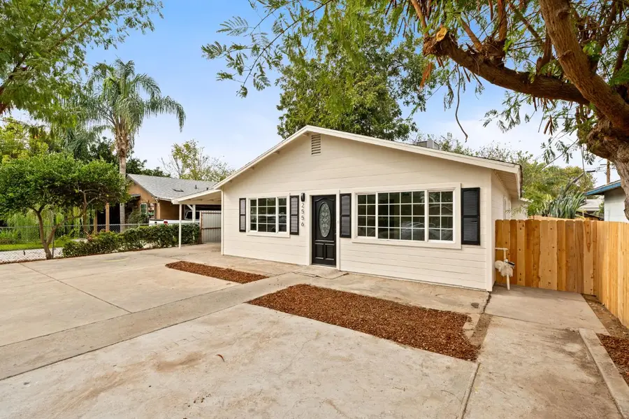 2556 S 11th Street, Fresno, CA 93725 - #2