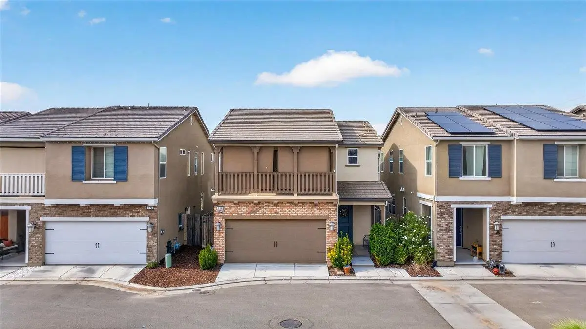 116 Aria Avenue S, Madera, CA 93636 - #1