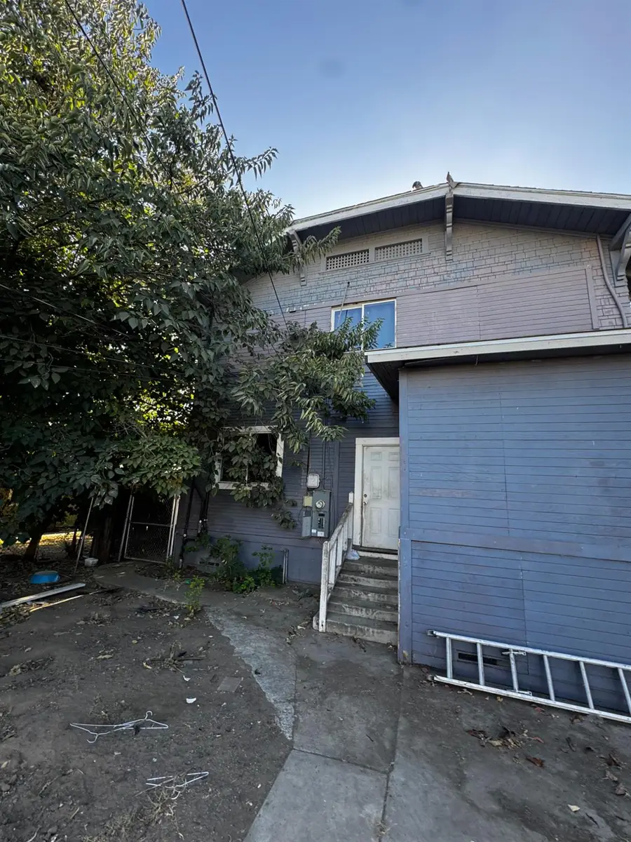 362 N Calaveras Street, Fresno, CA 93701 - #3
