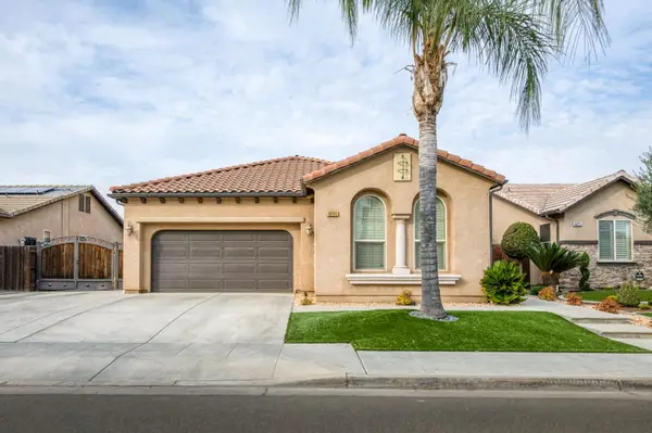 6884 W Calimyrna Avenue, Fresno, CA 93723