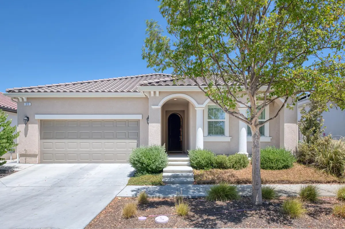 613 Wood Crest Avenue, Madera, CA 93636 - #1