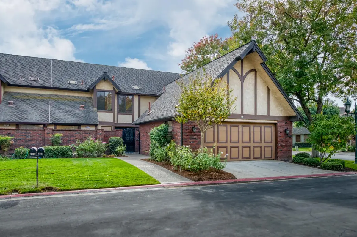 2827 W Compton Court, Fresno, CA 93711 - #1