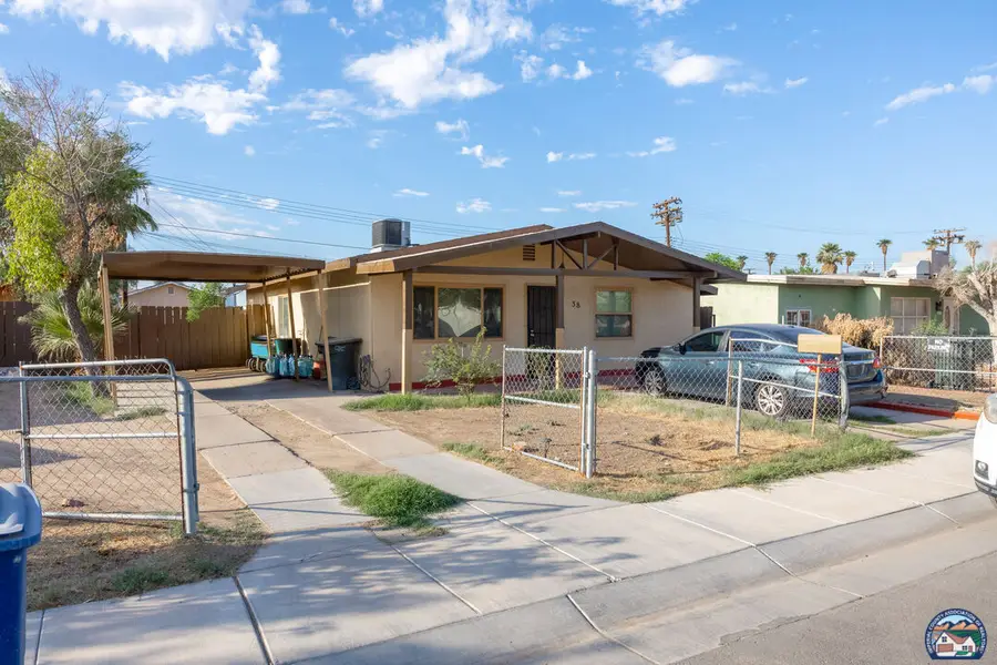 38 Las Flores Dr, Calexico, CA 92231 - Image #2