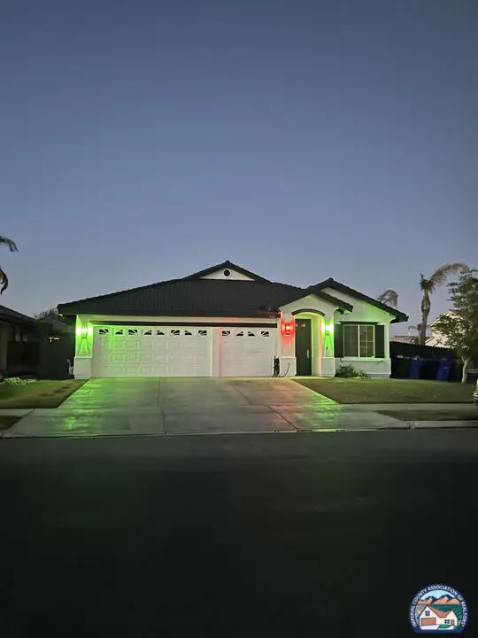 302 Countryside Dr, El Centro, CA 92243