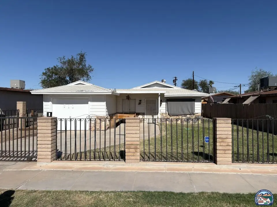 310 Magnolia Ave, El Centro, CA 92243 - Image #1