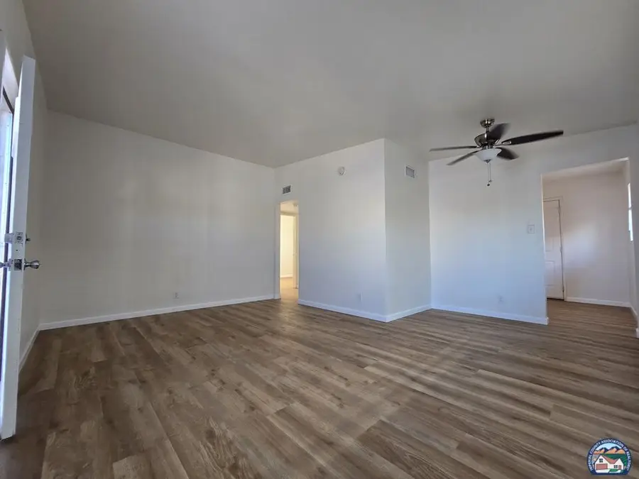 1467 W Hamilton Ave, El Centro, CA 92243 - Image #2