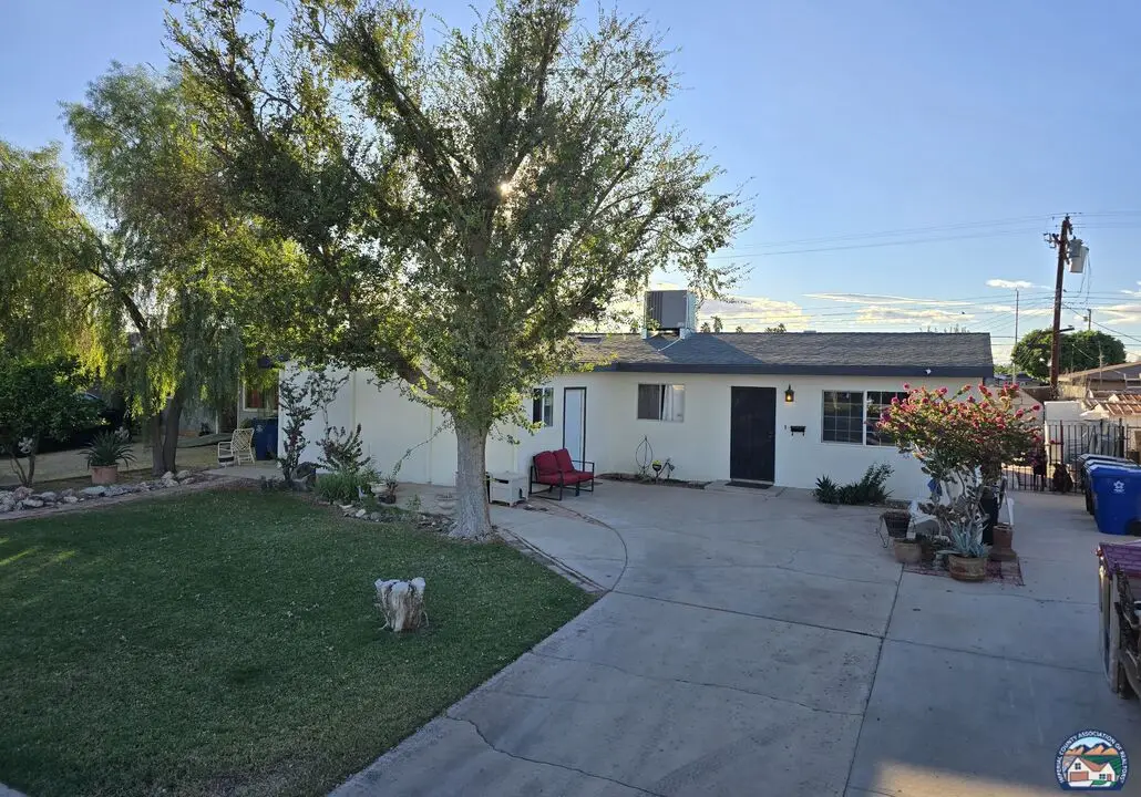 855 Lee Ave, Calexico, CA 92231 - Image #1