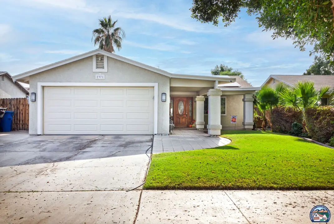 2371  W Heil Ave, El Centro, CA 92243 - Image #1