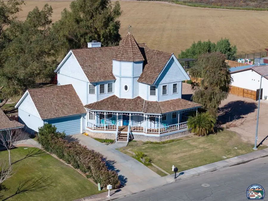 1023 Crestview Dr, Brawley, CA 92227 - Image #2