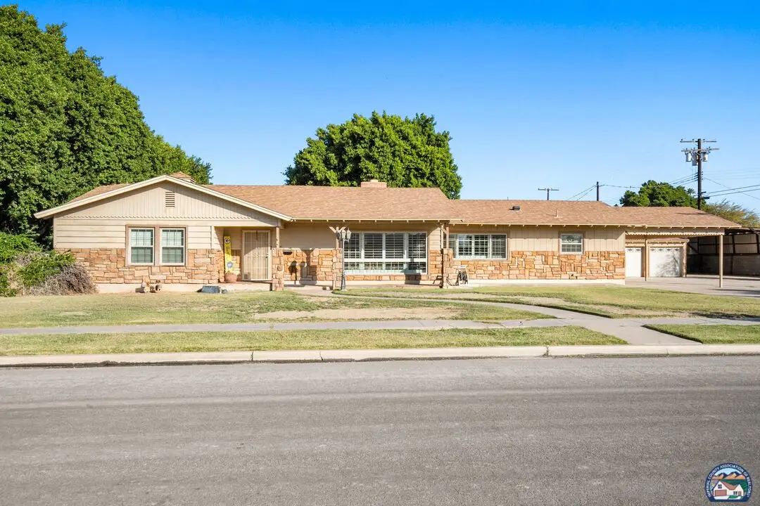 335  W 8th St, Holtville, CA 92250 - Image #1