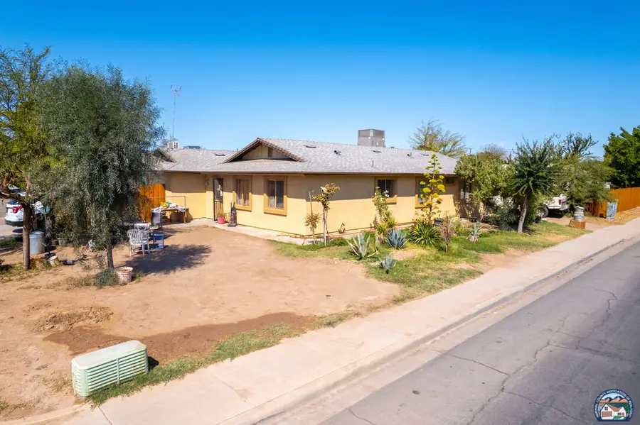977   Salvador Guilin St, Calexico, CA 92231 - #3