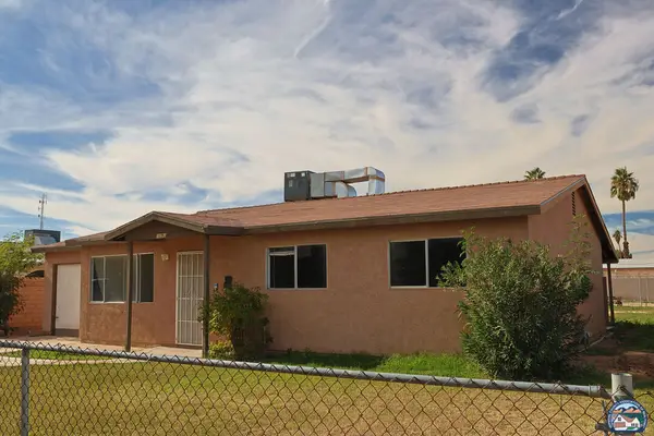 1090  N 17th St, El Centro, CA 92243