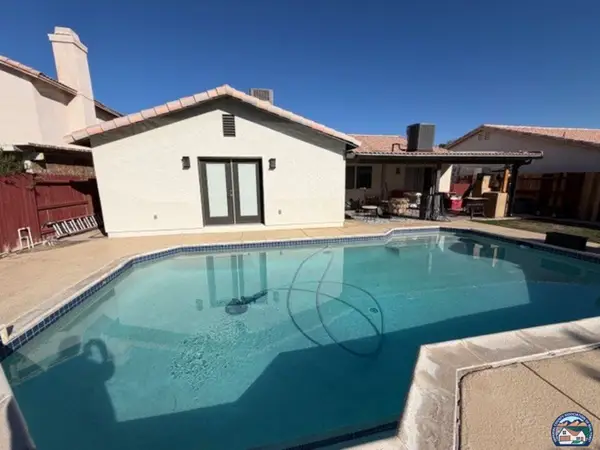 678 Mesquite St, Imperial, CA 92251