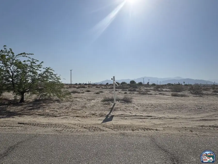 2715 Sea Garden Ave, Thermal, CA 92274 - #2