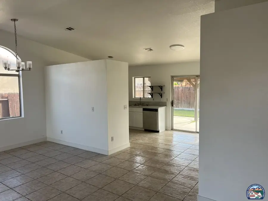 37  W Sparrow St, Heber, CA 92249 - Image #2