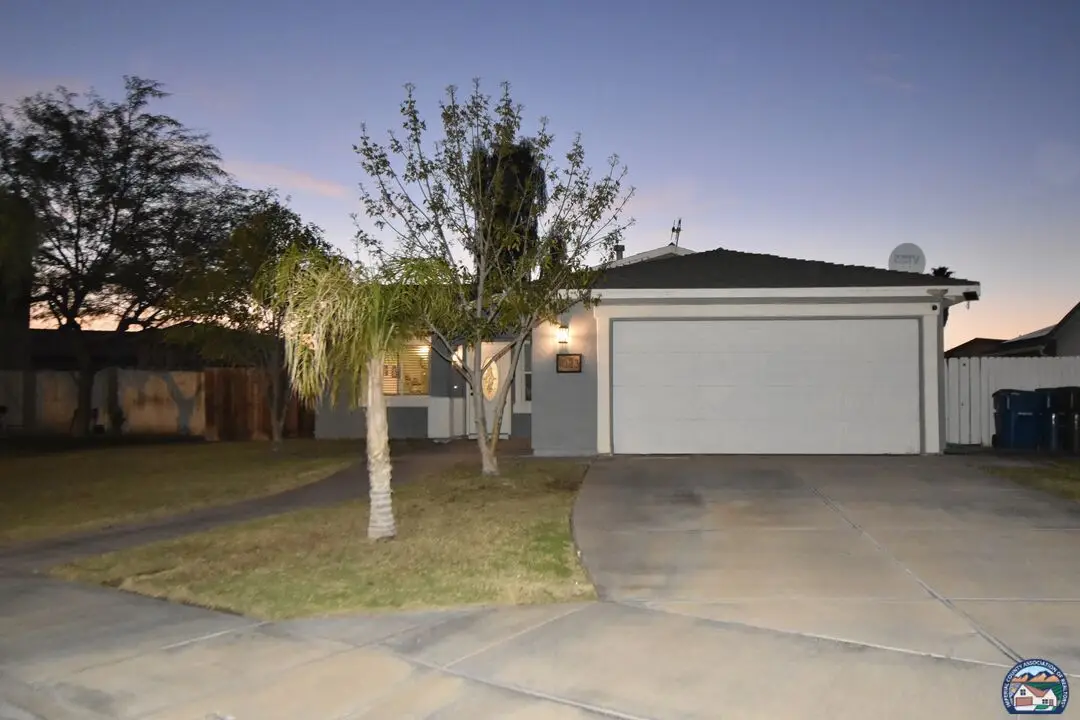 1023   Pine Ct, Brawley, CA 92227 - Image #1