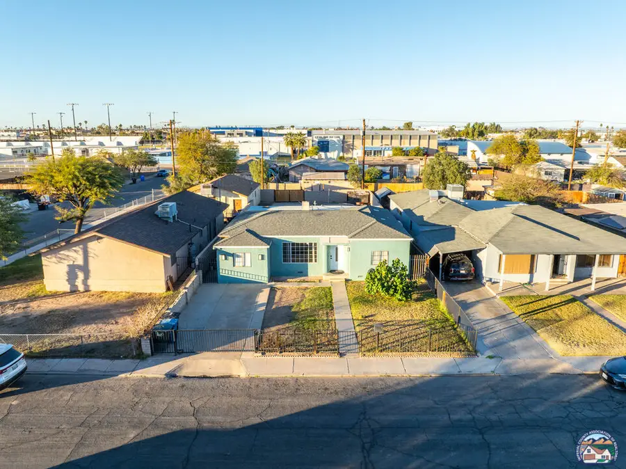 1074  W Heil Ave, El Centro, CA 92243 - Image #2