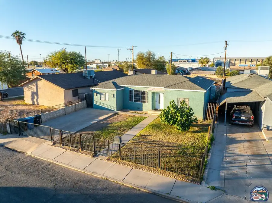 1074  W Heil Ave, El Centro, CA 92243 - Image #3