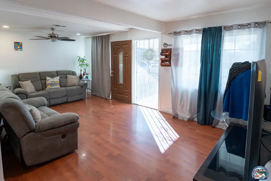 1050  W Commercial Ave, El Centro, CA 92243 - Image #3