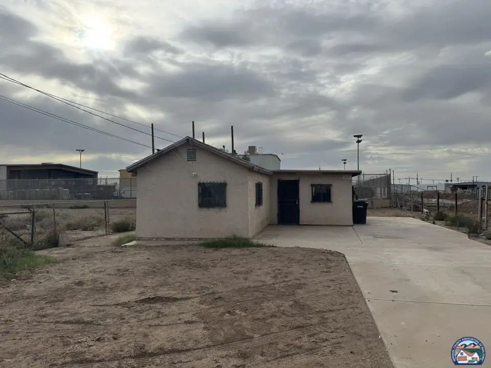 1004  S 1st St, El Centro, CA 92243 - Image #1