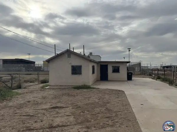 1004  S 1st St, El Centro, CA 92243