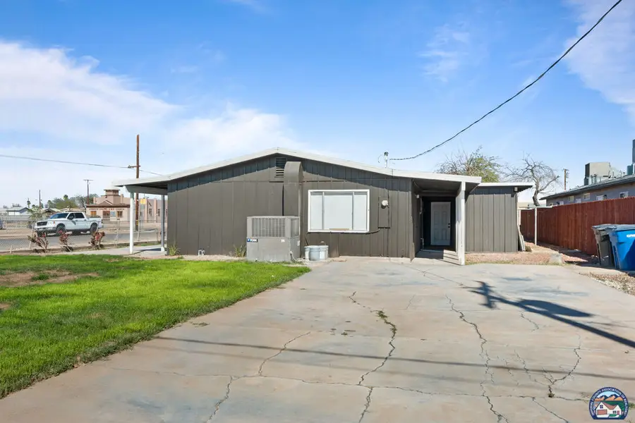 827  S Hope St, El Centro, CA 92243 - #3