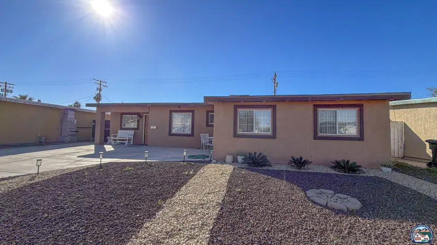 465 Driftwood Dr, El Centro, CA 92243 - #2