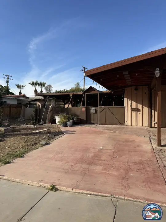 706 Yucca Dr, El Centro, CA 92243 - #2